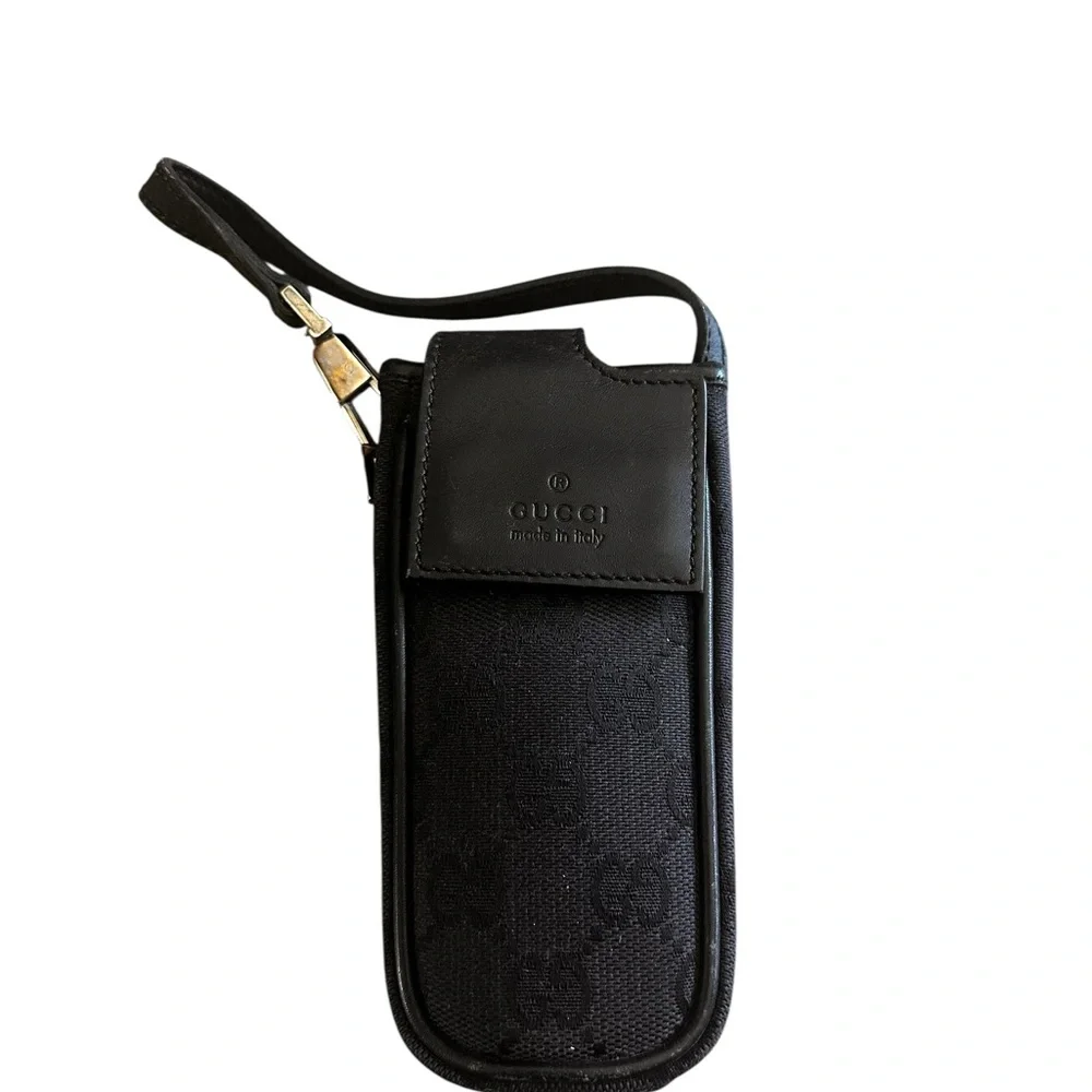 EUC Gucci Black Leather Phone Pouch